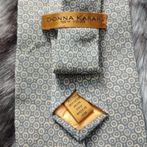 Excellent Vintage Used Condition Men's DONNA KARAN Collection Italian Silk tie - Picture 4 of 6
